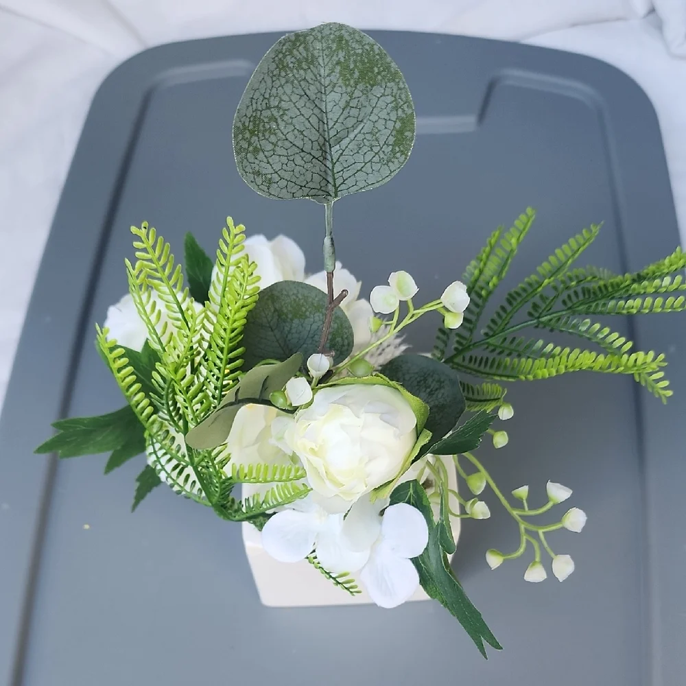 NWT Elegant Green and White Artificial Floral Arrangement